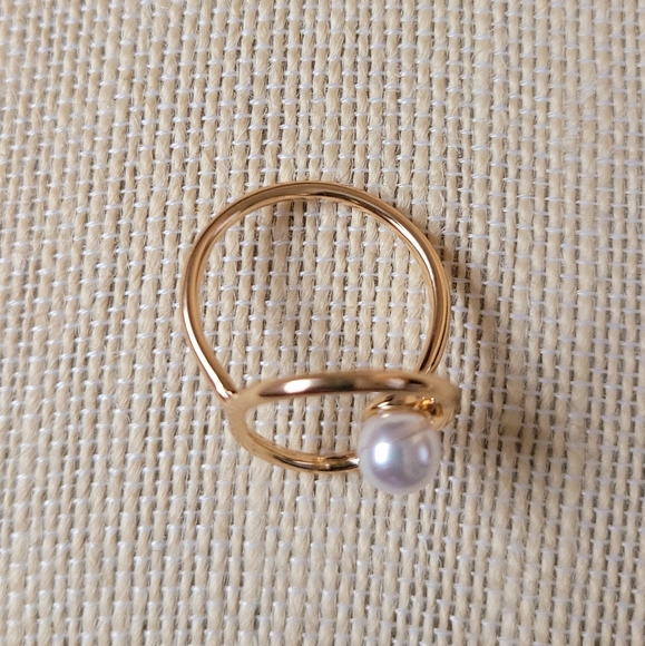 Plunder Design Gold Pearl Minimalist Ring 8 - Picture 3 of 4